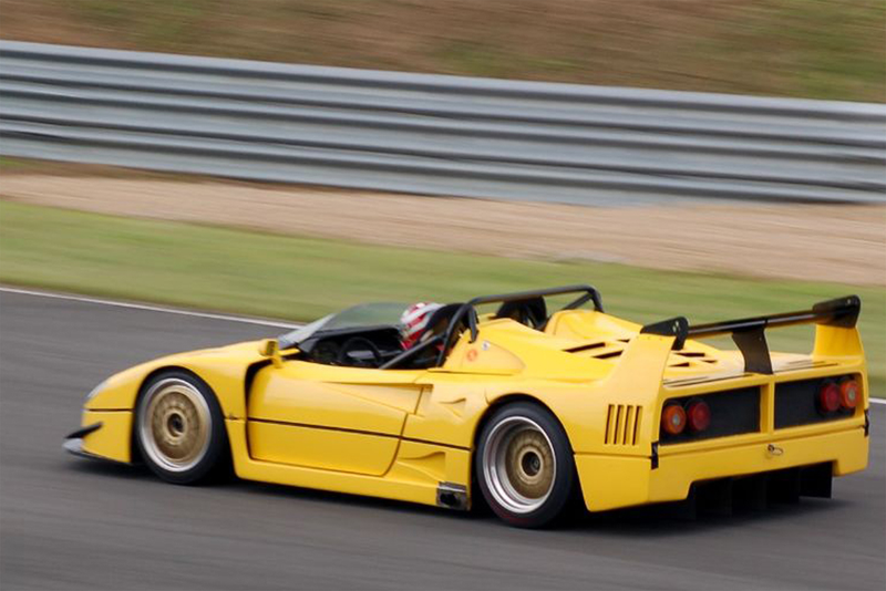 Illustration for article titled The Story Of The Ferrari F40 LM That Lost Its Top